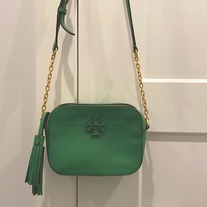 Tory Burch McGraw camera crossbody in green